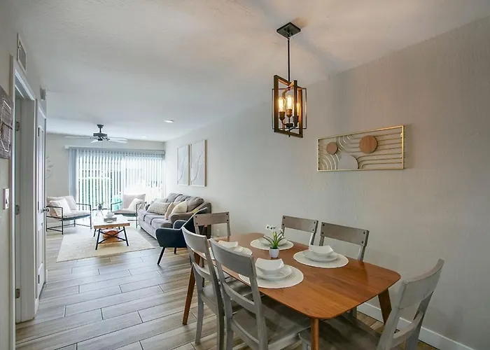 - Two Bedroom Townhouse Scottsdale