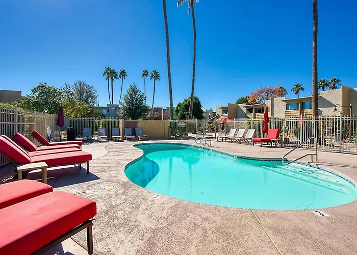 - Two Bedroom Townhouse Apartament