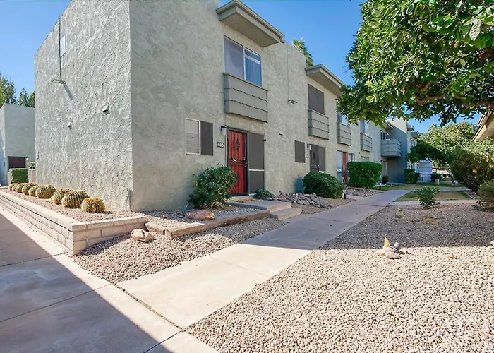 - Two Bedroom Townhouse Apartament